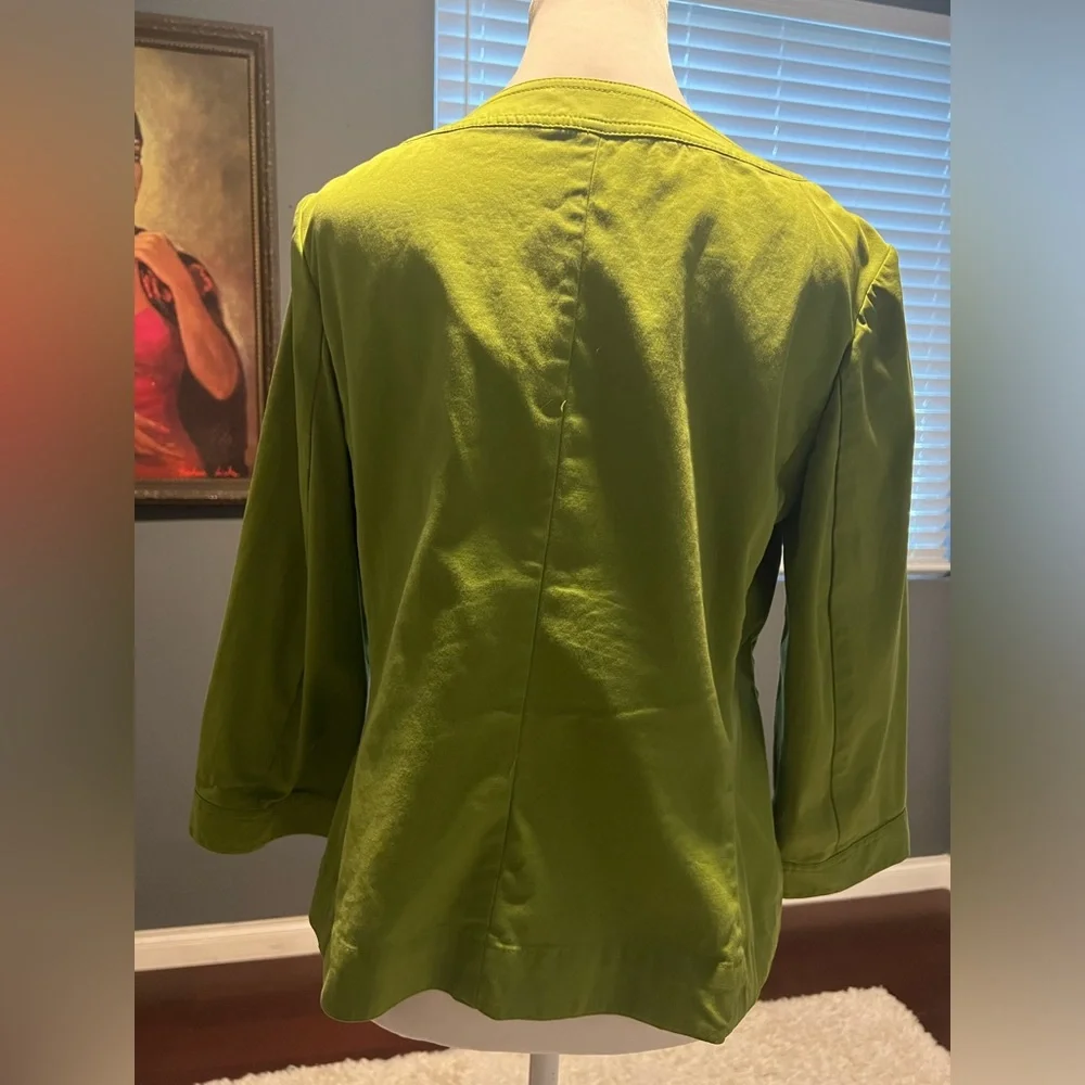 Talbots green jacket with 3/4 sleeves. In EUC. Size 6.